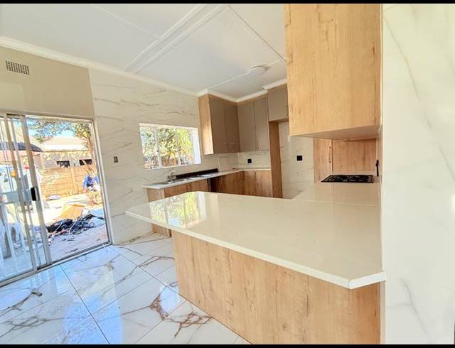 3 BEDROOM HOUSE FOR SALE IN VANDERBIJLPARK CW 6